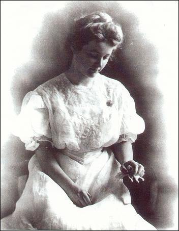 Winifred Van Vliet Schiller