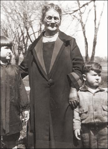 Winifred Barrett Holtham, and Ruth and Bill Conklin